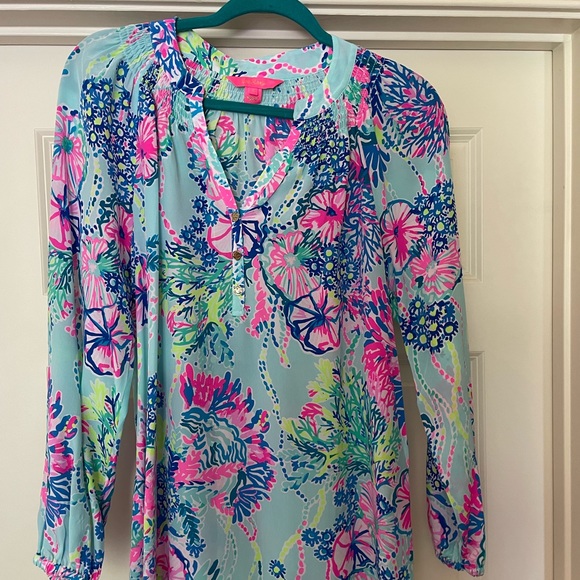 Lilly Pultizer Elsa silk shirt SIZE SMALL - Picture 1 of 2